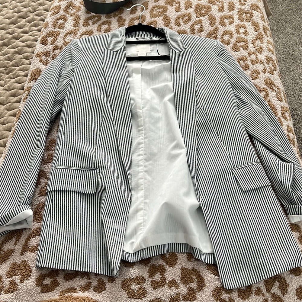 HM Pin striped blazer